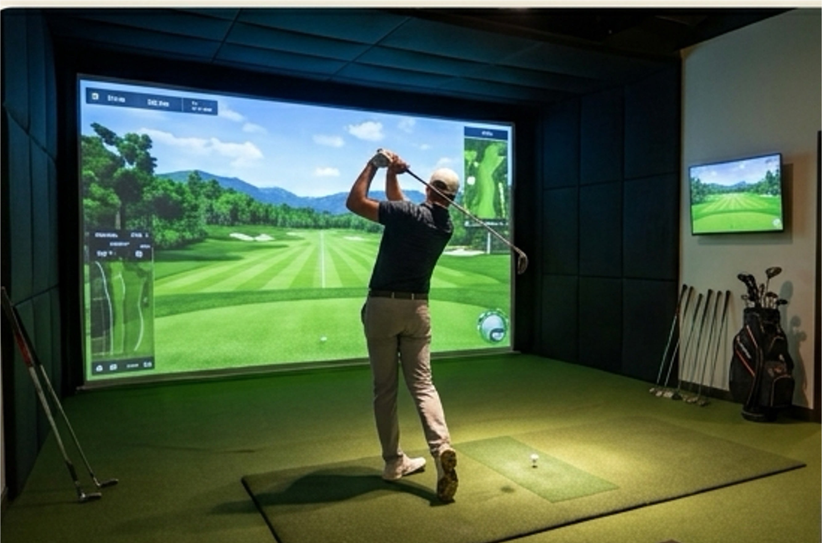 Book the Premium 4K Golf Simulator Suite at Delancey’s