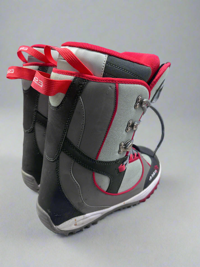 D23 Snowboard Boots - 8