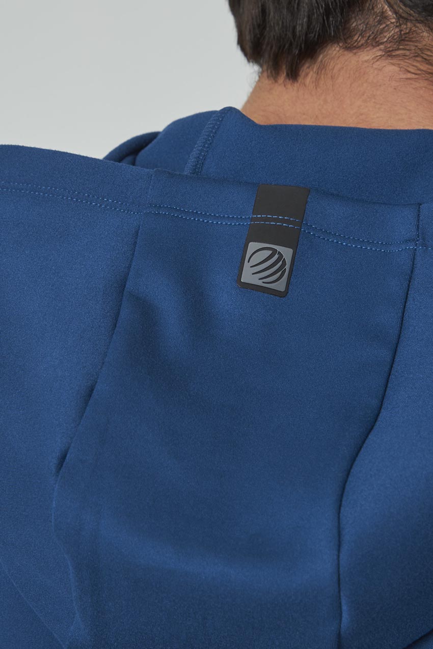 TRAVERSE HOODIE WITH ZIP POCKETS